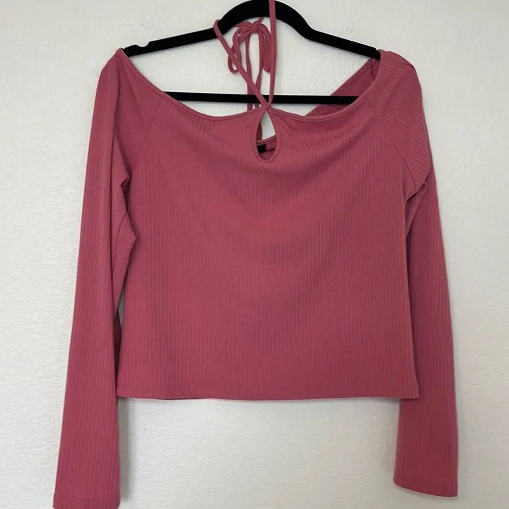 NWT - Aqua Long Sleeve Ribbed Keyhole Top in Mauve